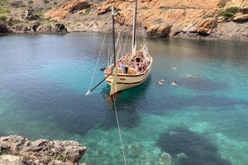 Noche romántica a bordo, cena y dormir, Charter Sant Isidre (Img 20220603 Wa0007)