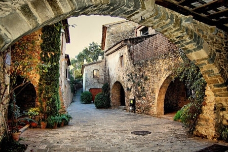 The April Fair on the Costa Brava, Monells and Palamós (Monells_510)