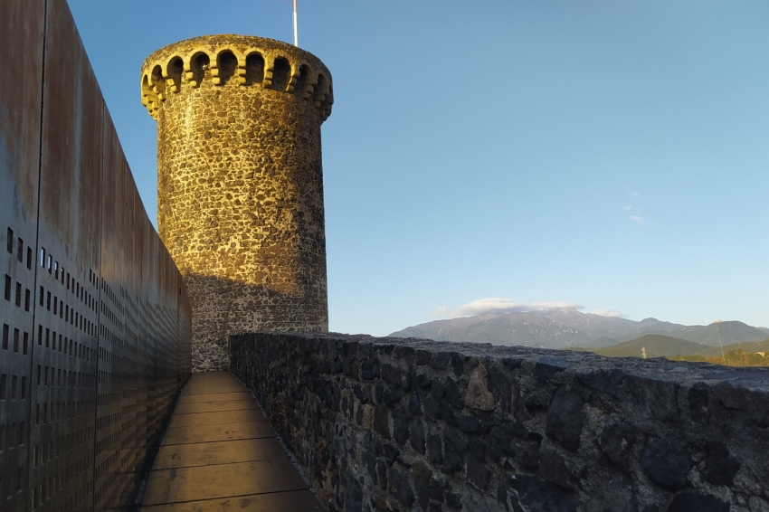 Visite avec clé du complexe médiéval d'Hostalric (Pas De Ronda_19)