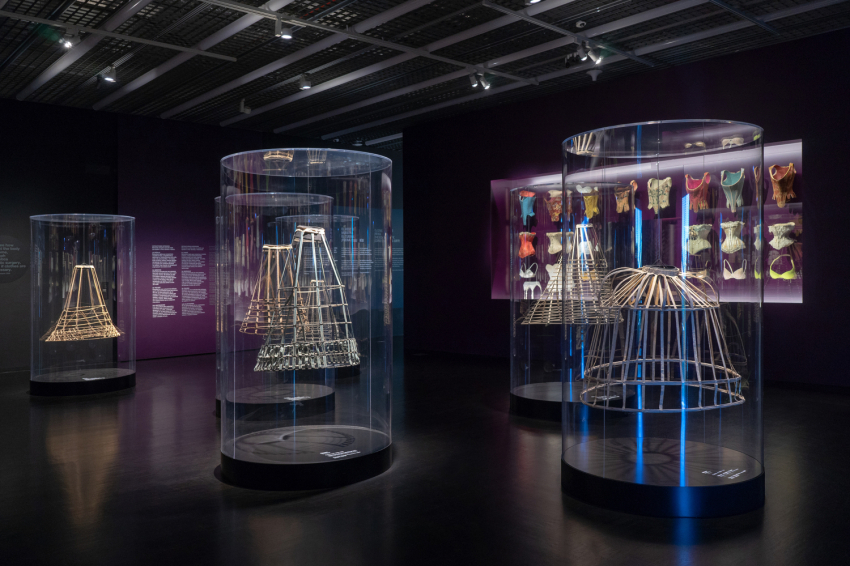 Exhibitions at the Barcelona Design Museum (DHub) (El Cos Vestit_mdb_dhub_foto Dizydiaz 1)