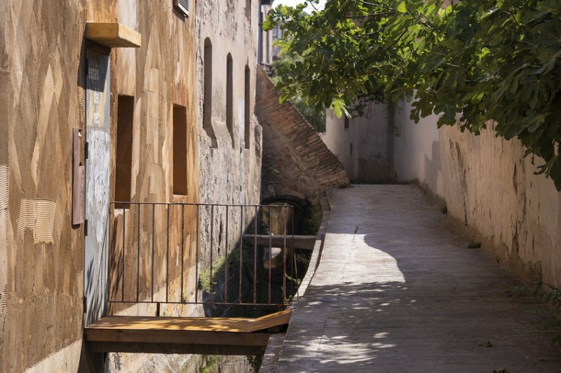 Skin Tours through the Rec neighborhood (Proposta Femturisme 4211)