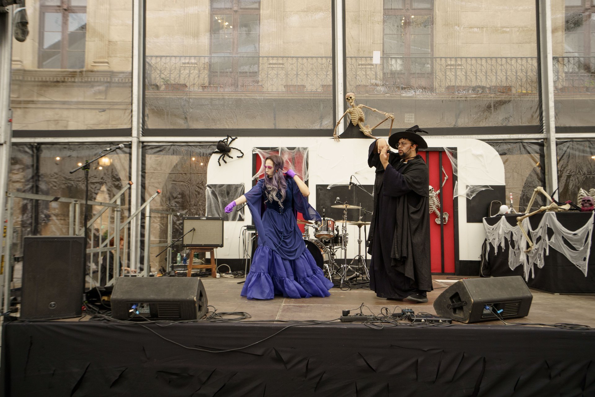 Creepy Halloween Family - Poble Espanyol de Barcelona (Creepy Halloween Family Poble Espanyol 4)