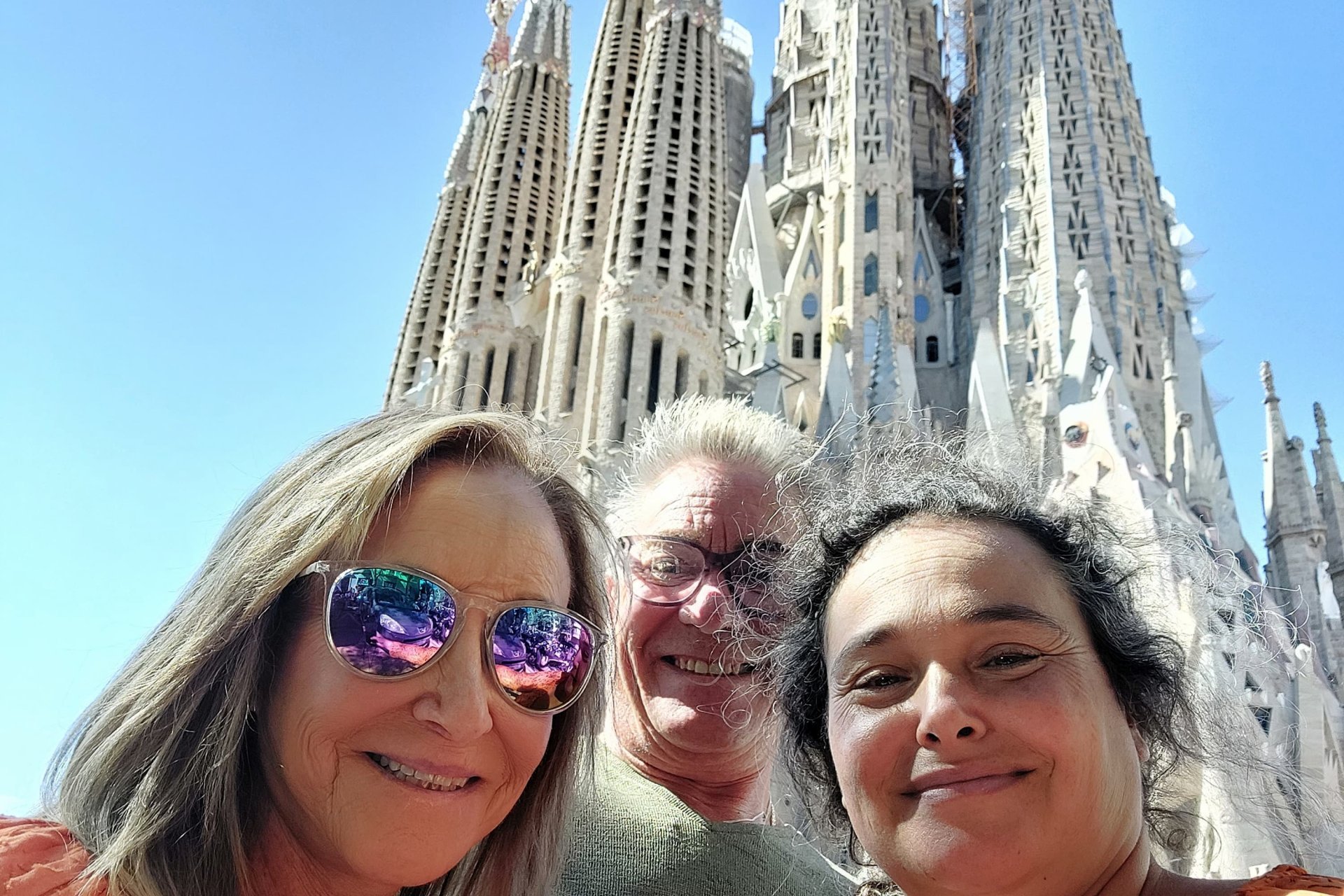 Visitez Barcelone en véhicule de luxe - Forever Barcelona (2022 10 01 13.43_.43 Copia_)
