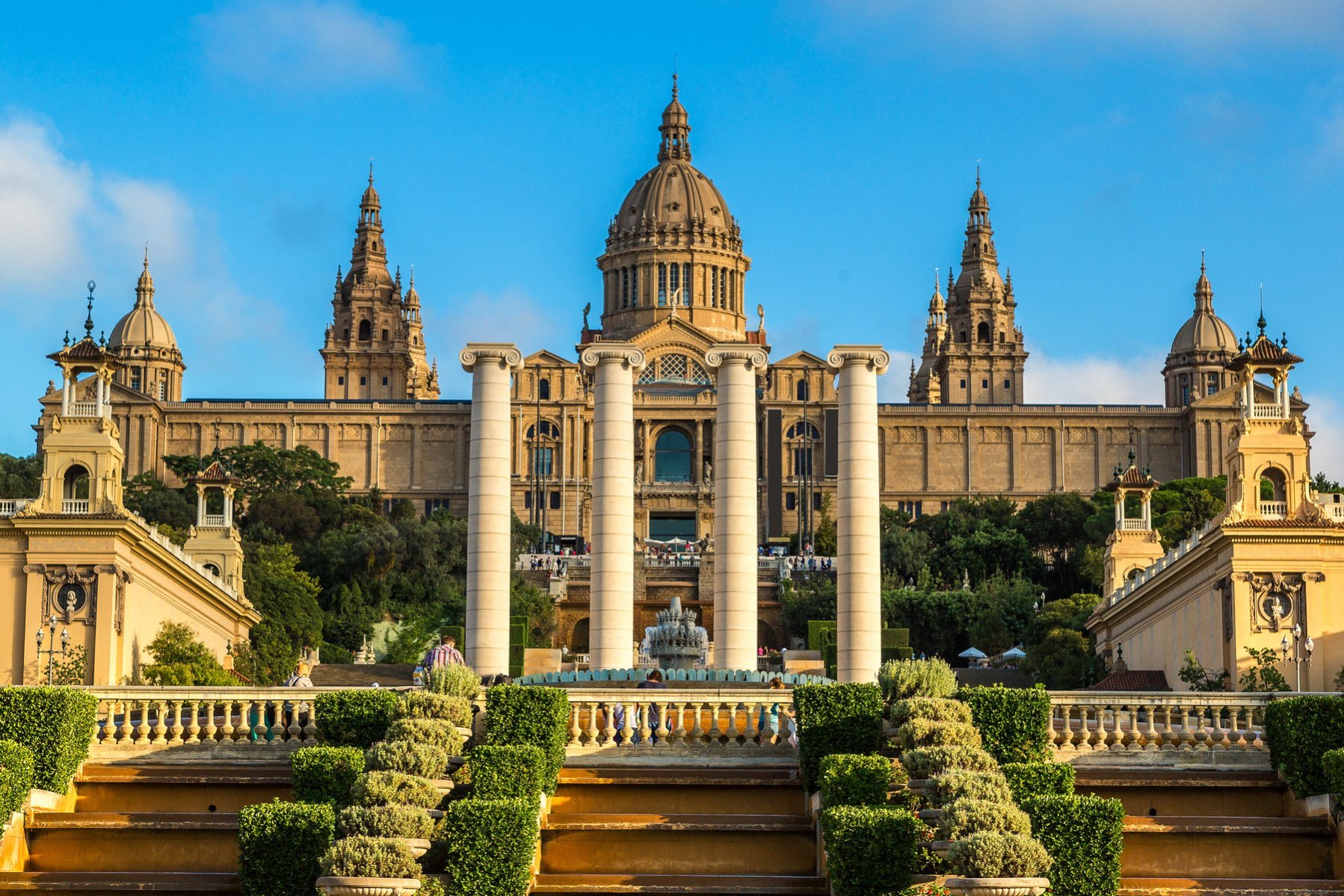 Visitez Barcelone en véhicule de luxe - Forever Barcelona (Depositphotos_76510051_l Copia)