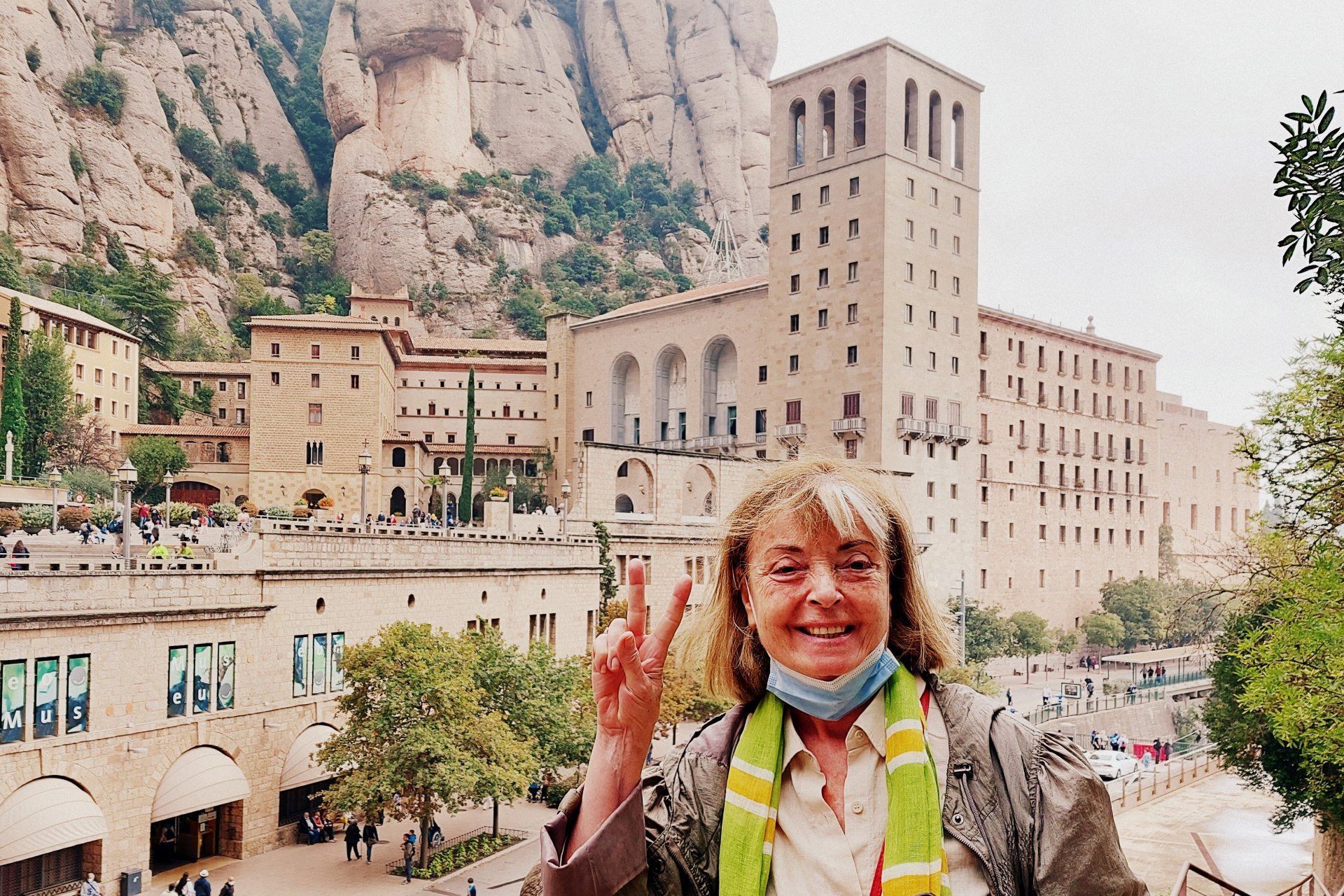 Excursión a Montserrat desde Barcelona - Forever Barcelona (2021 10 03 12.37_.35 Copia_)