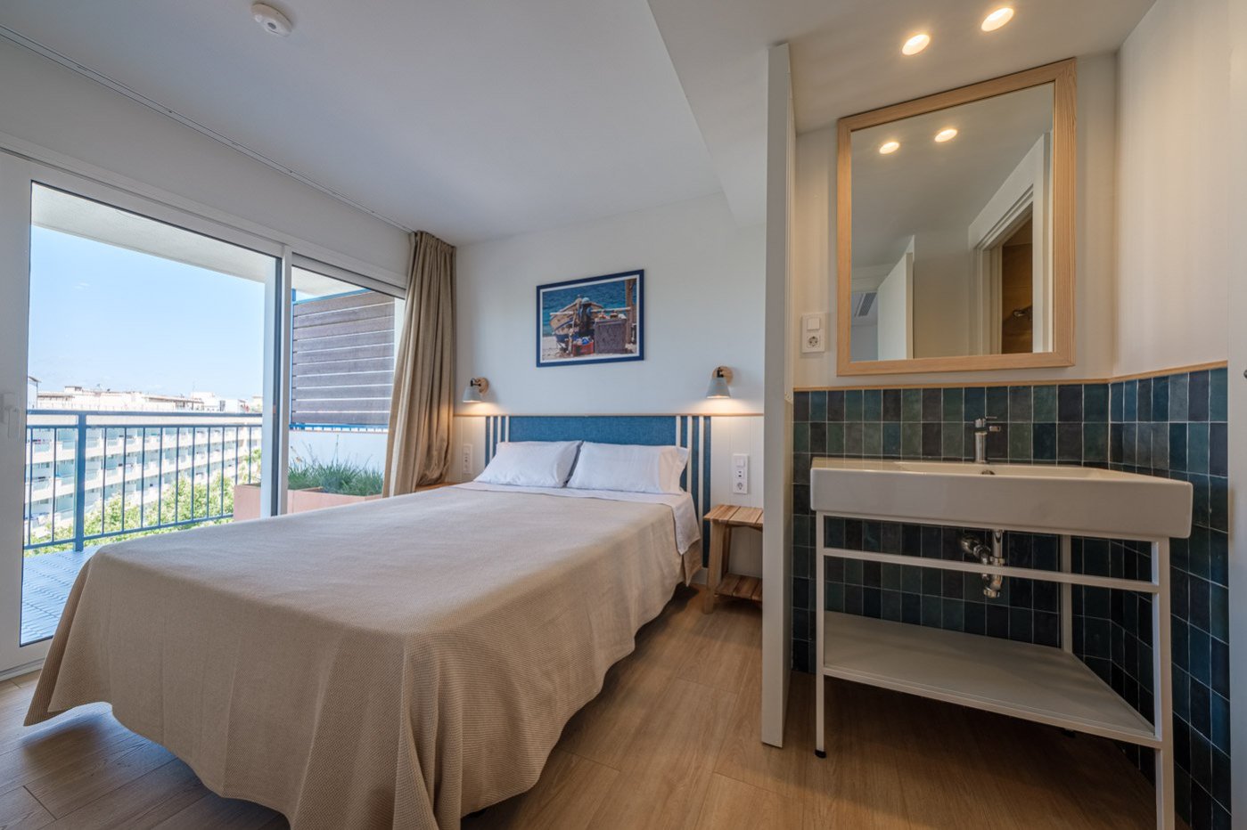 Relaxing getaway in Salou: apartments, spa and heated pool (Ancora_salou_2022 07 14 0263 Hdr)