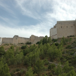 Family visit to Miravet Castle: A treasure, three cultures