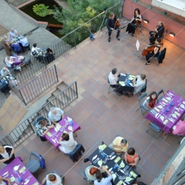 Dinner in the museum garden with musical accompaniment.