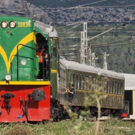 Viatja en un tren històric encapçalat per la locomotora Yeyé!