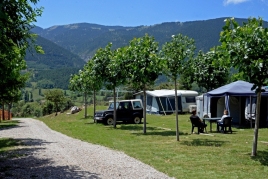 Pitches: summer season at Camping Cadí Vacances