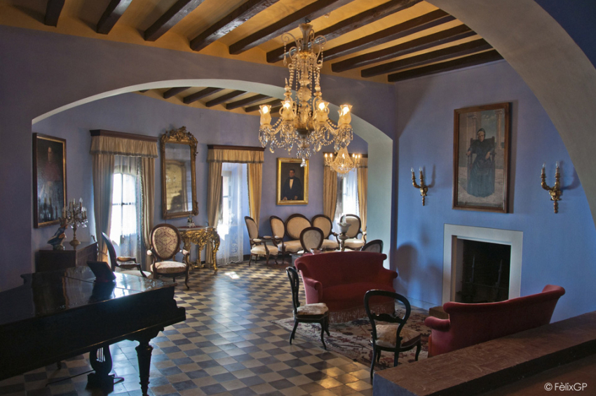 Riudecanyes (Interior Castell De Escornalbou Felixgp)