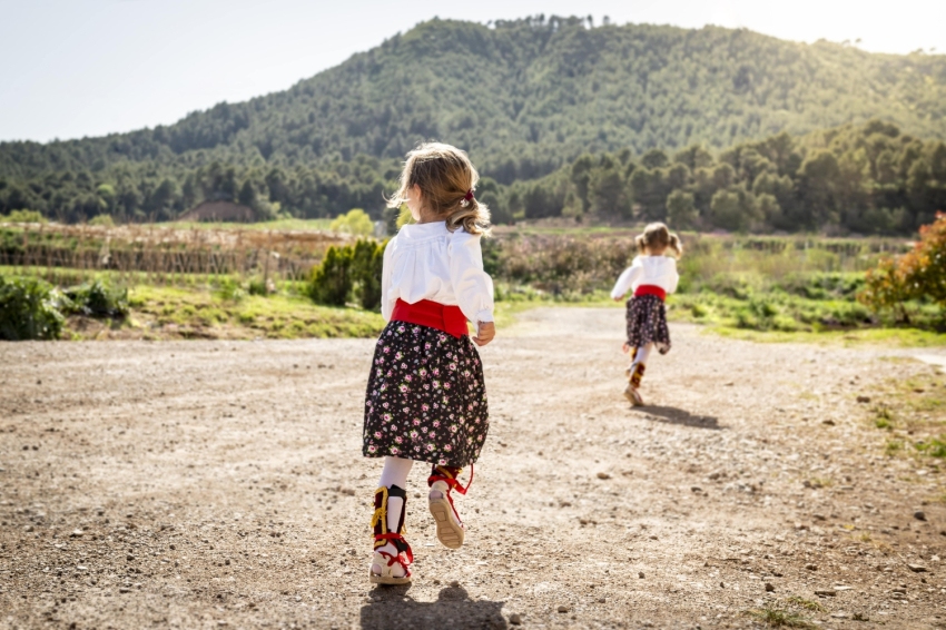 Sant Joan de Vilatorrada (Santjoandevilatorrada_santmartidetorruella_caramelles_abril_fortuny 001 Min)