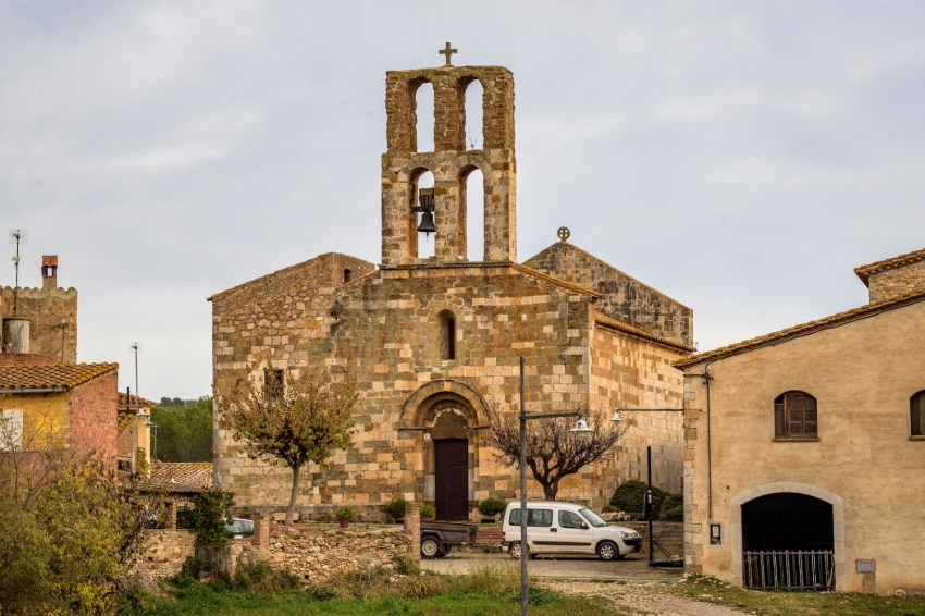 Garrigoles (Church Of Sant Sadurni De Garrigoles On A Cloudy Autumn Afternoon Baix Emporda Girona Catalonia Spain_015)