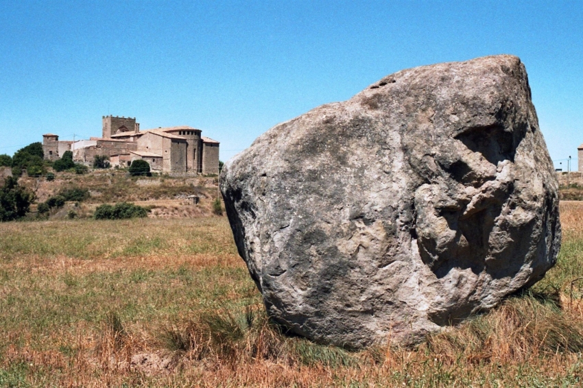 Viver i Serrateix (Roc De Sant Urbici)