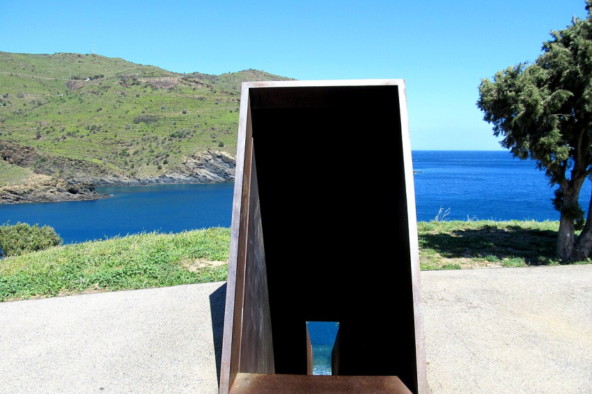 Las ciudades de los muertos, los cementerios más singulares de Cataluña