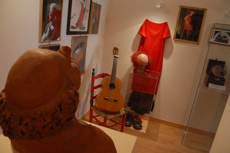 A tour of the capitals of xató