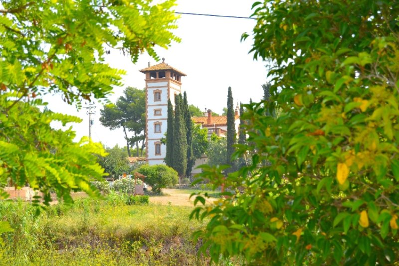 A tour of the capitals of xató