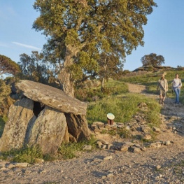 Itinerario megalítico y de la piedra seca I en Roses